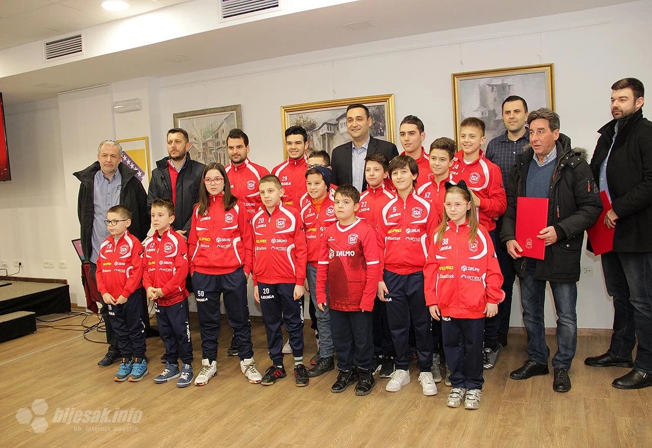 Zahvale sponzorima Plivačkog kluba Velež