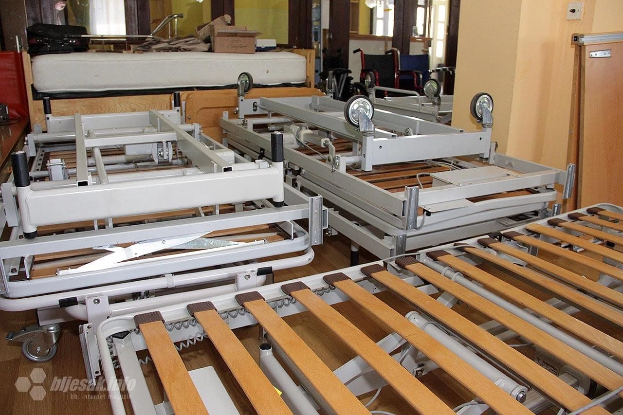 Uručena donacija kreveta i opreme Centru za stare i iznemogle osobe