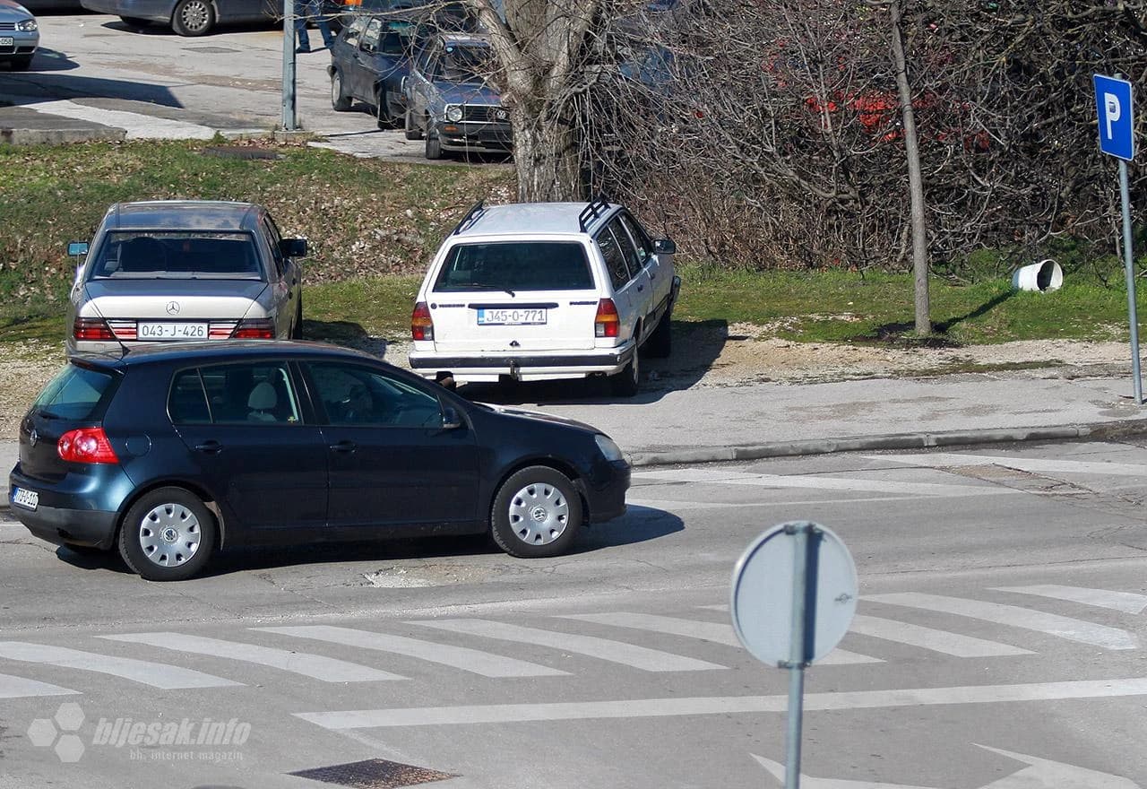 Rupa u Ulici bana Jelačića