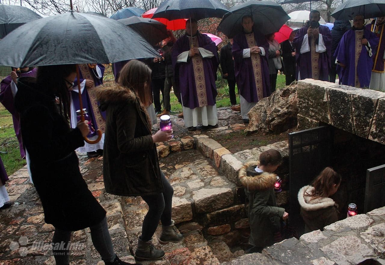 Molitva kod ratnog skloništa