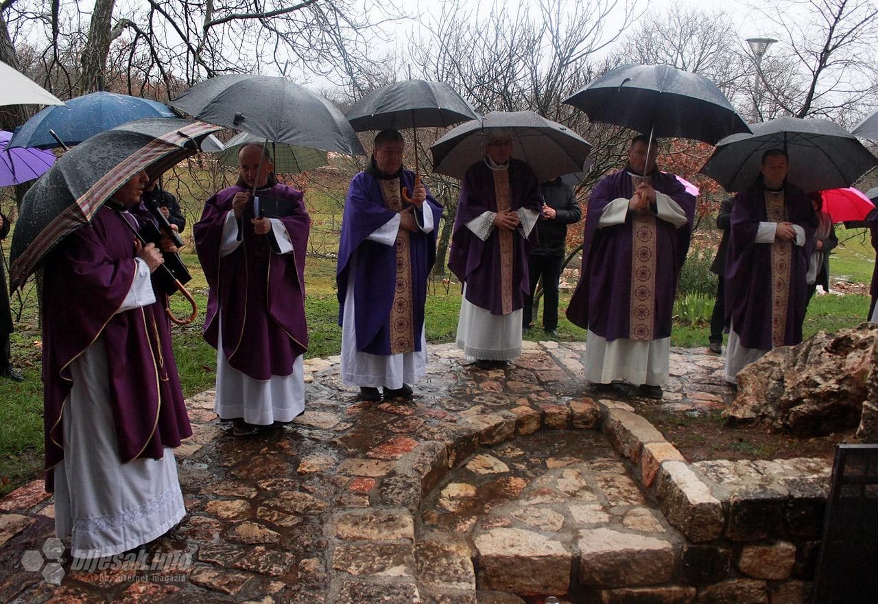 Molitva kod ratnog skloništa