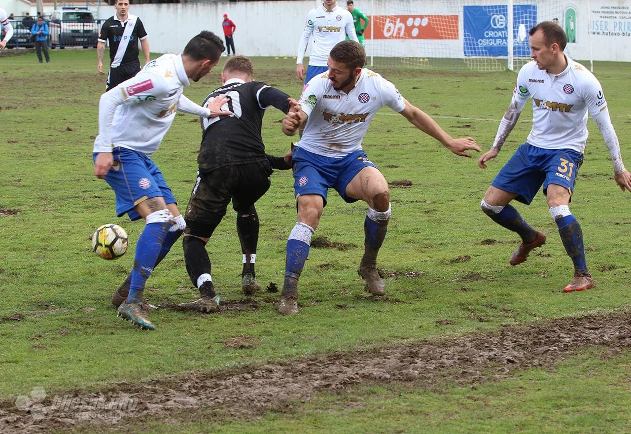 Susret Hajduka i Zrinjskog na memorijalu Andrije Ankovića u Gabeli