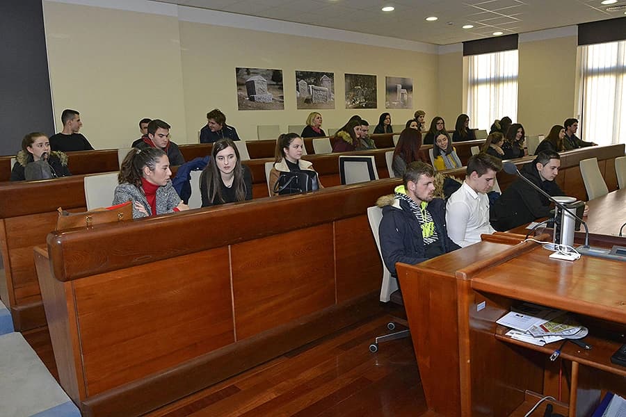 Grad Mostar dodijelio 65 stipendija za akademsku 2017./2018.