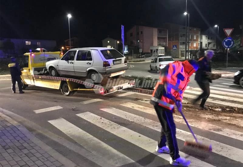 Golf II ''nasukao'' se na kružni tok u Širokom Brijegu