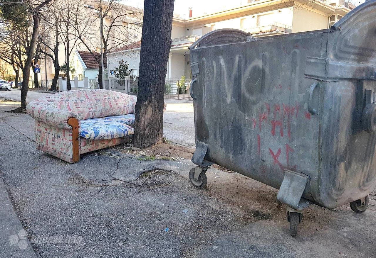 Još jedna kauč-priča u Mostaru