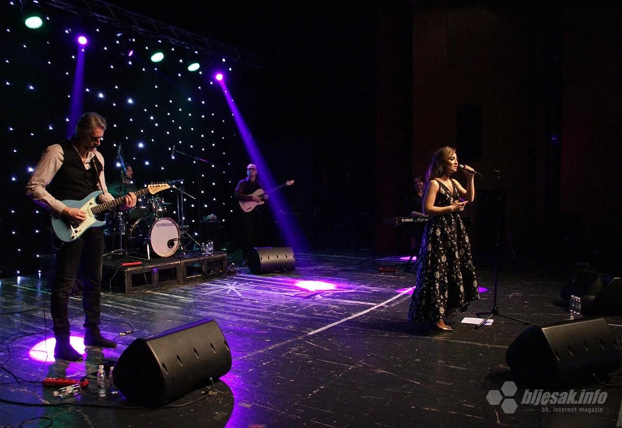 Umjetnica fantastičnog glasa Jelena Tomašević  je priredila večer za pamćenje mostarskoj publici.