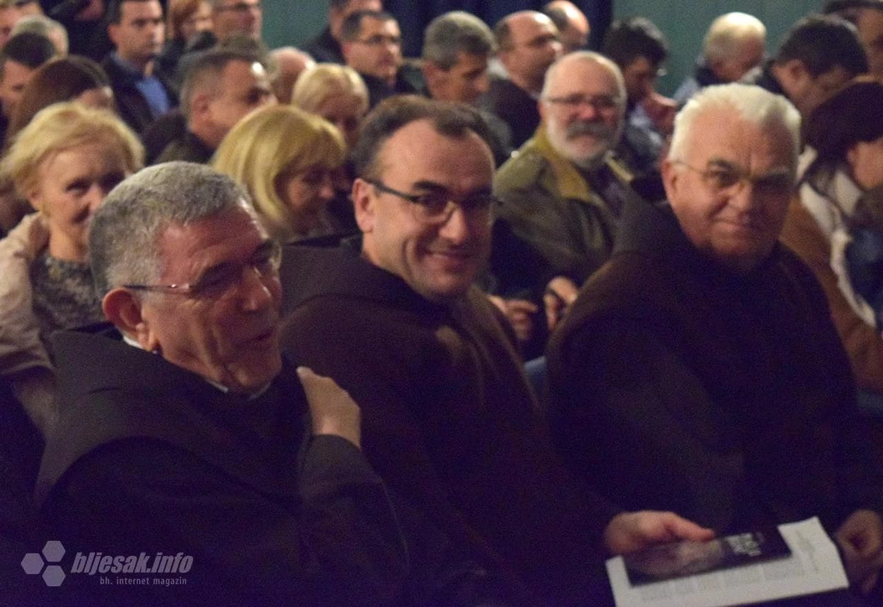 Promocija romana ''Plaču li jeleni'' u Širokom Brijegu