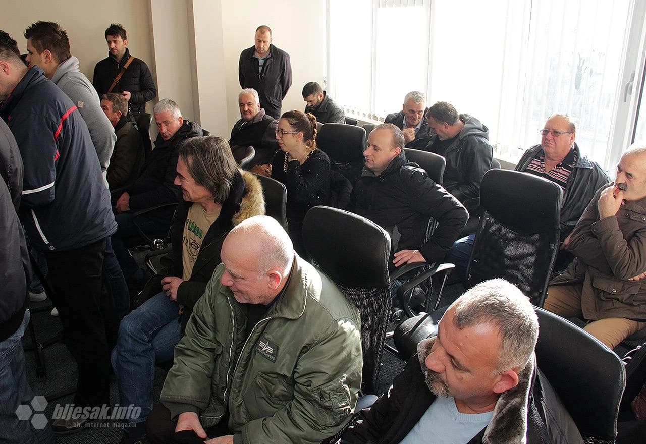 Potpisivanje ugovora između braniteljskih udruga i ministra branitelja u Vladi HNŽ Olivera Solde