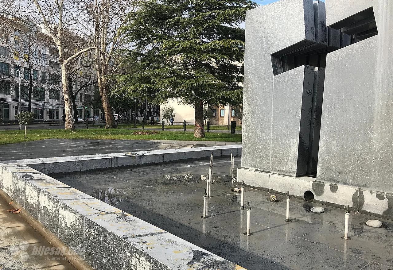 Fontana ispred HKD Kosača