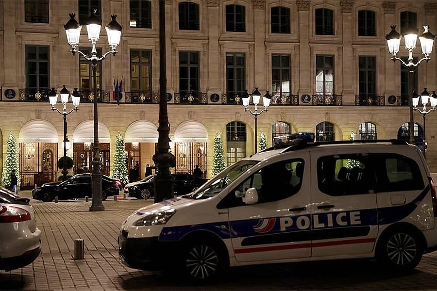 Policija ispred hotela