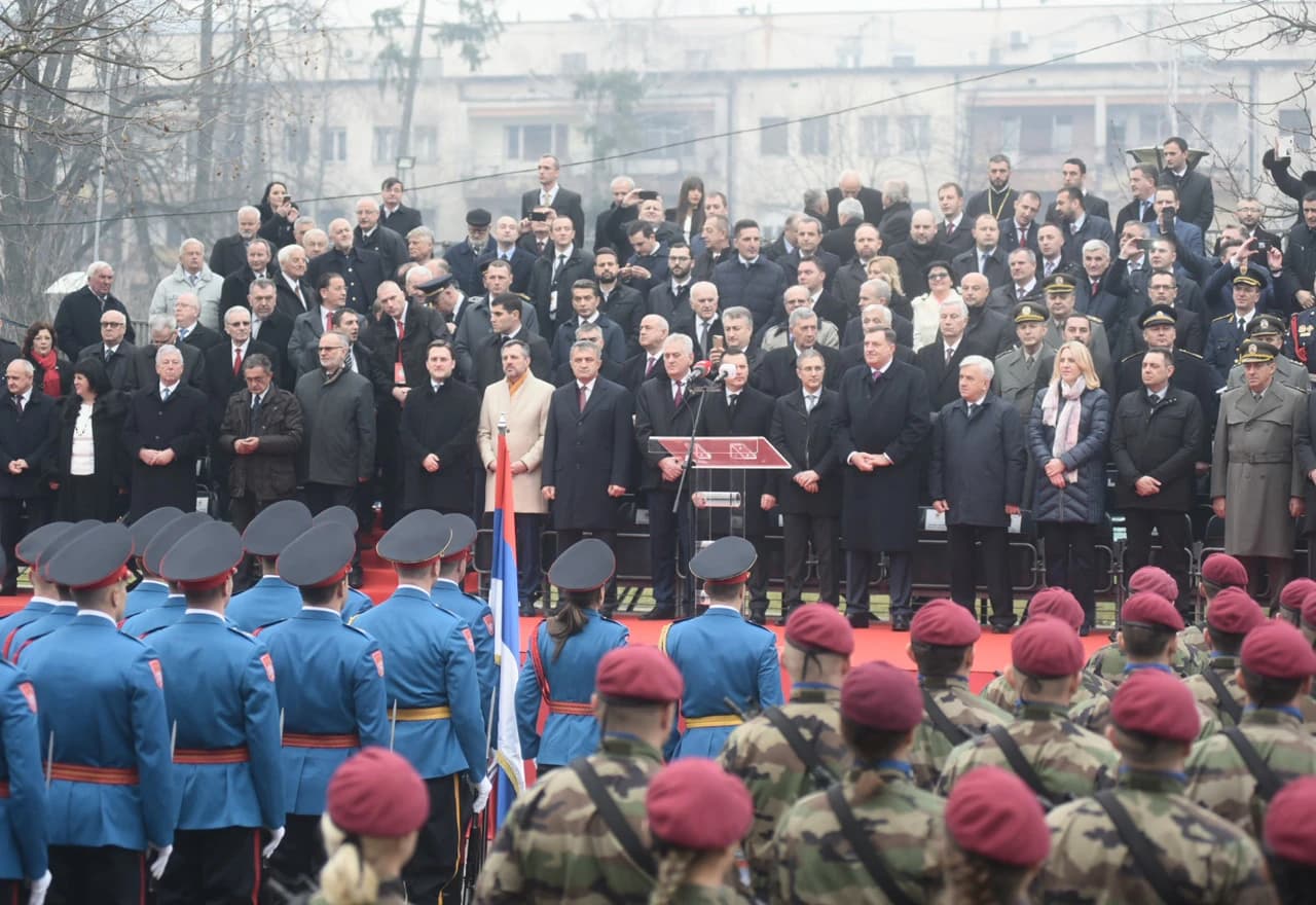 Defile povodom Dana Republike Srpske u Banja Luci
