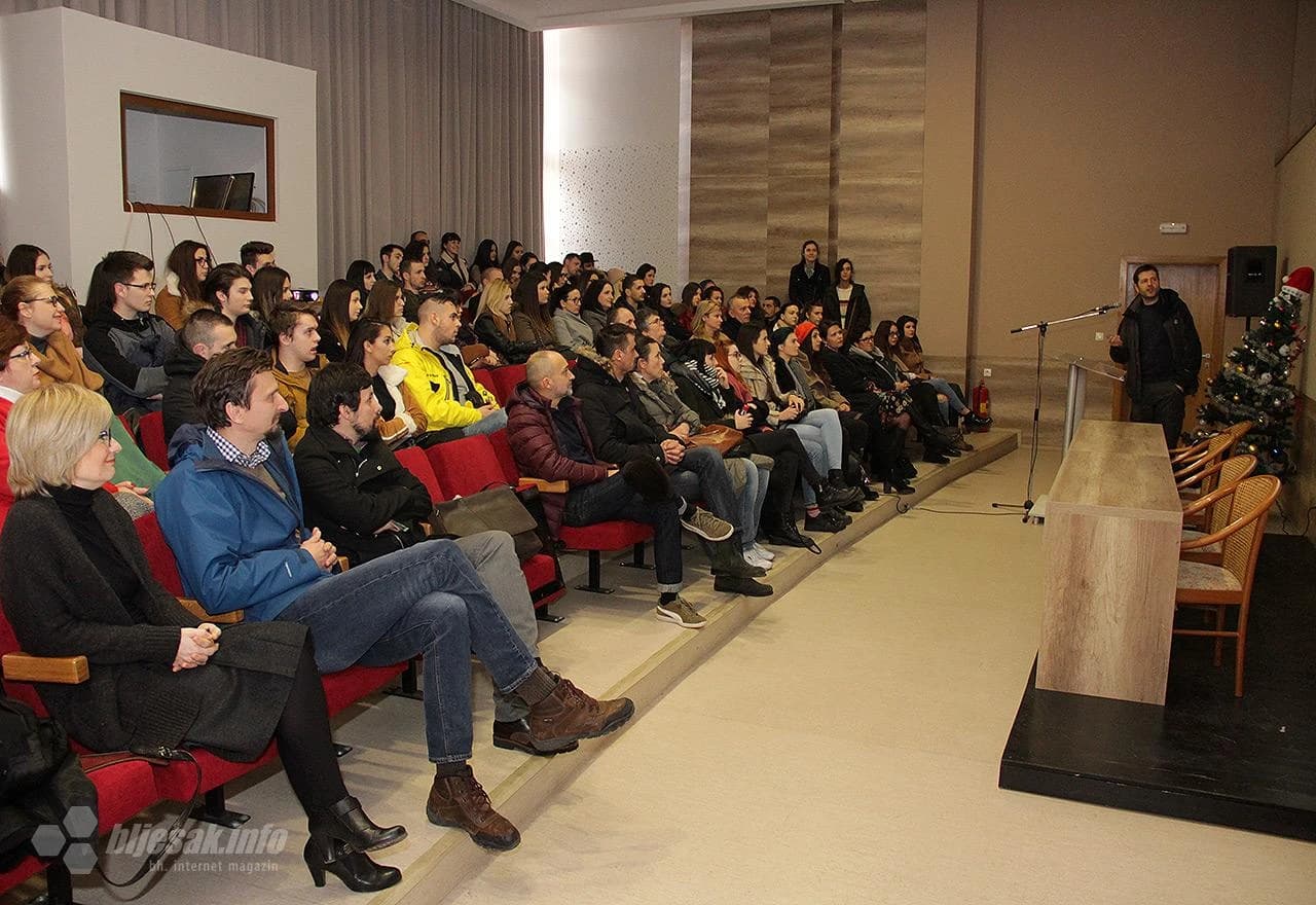 Detalj s predavanja Radeljkovića