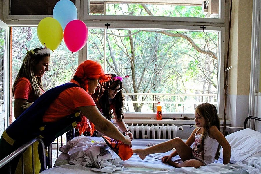 Klaunovi su razveselili djecu