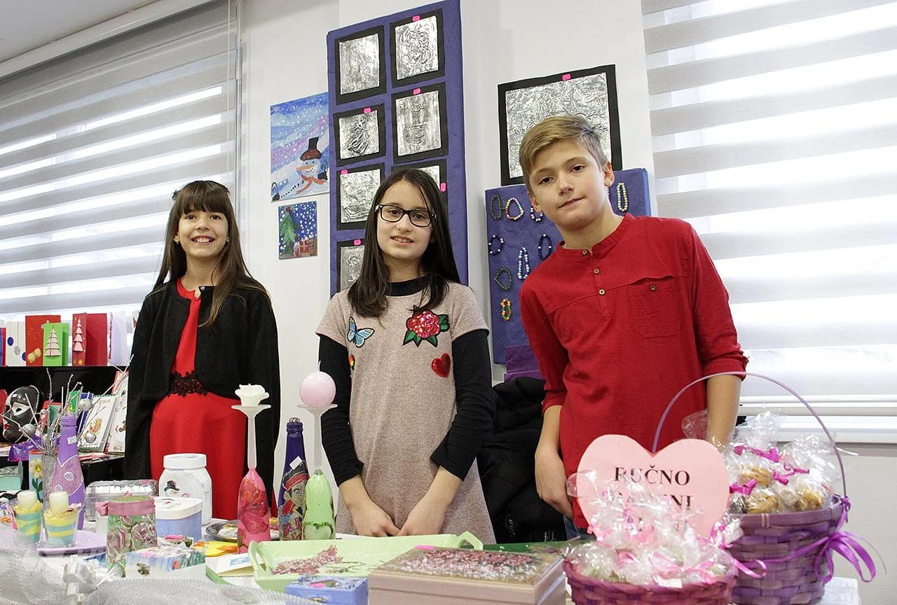 Dječja kreativnost i zlatne ruke na Zimskom bazaru 