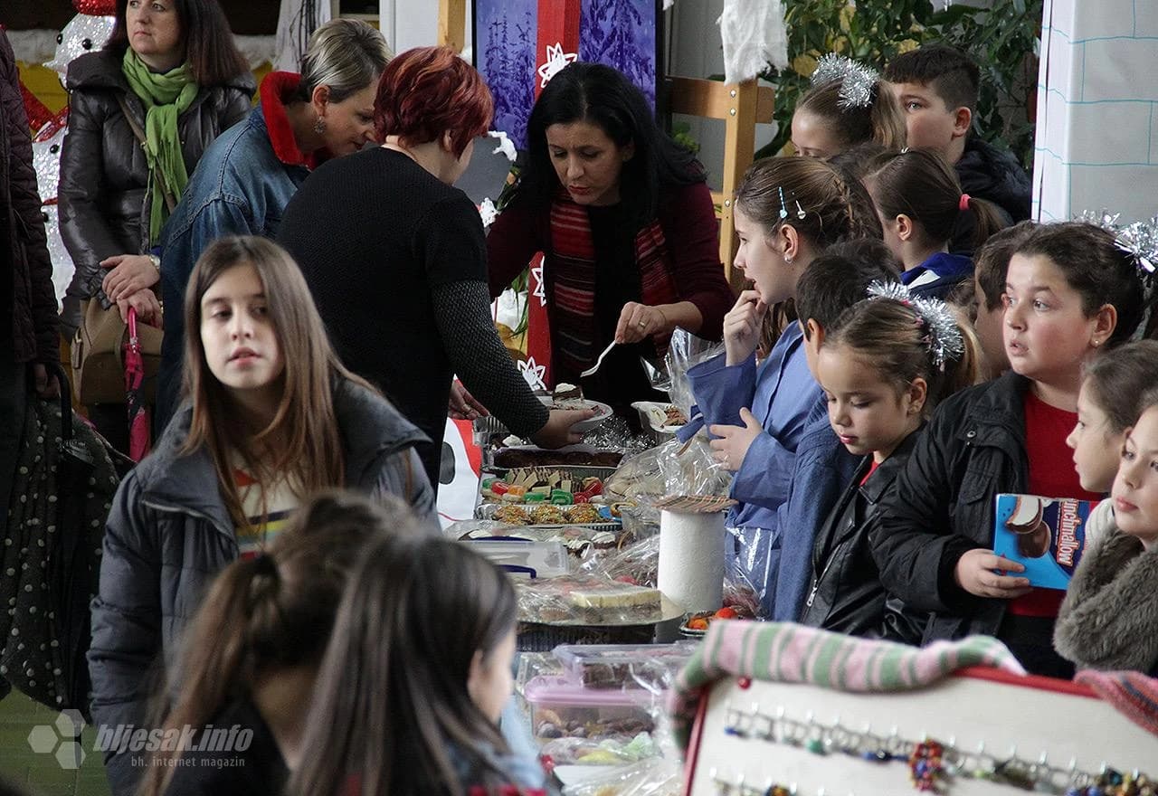 Detalj sa zimskog bazara u Četvrtoj osnovnoj školi