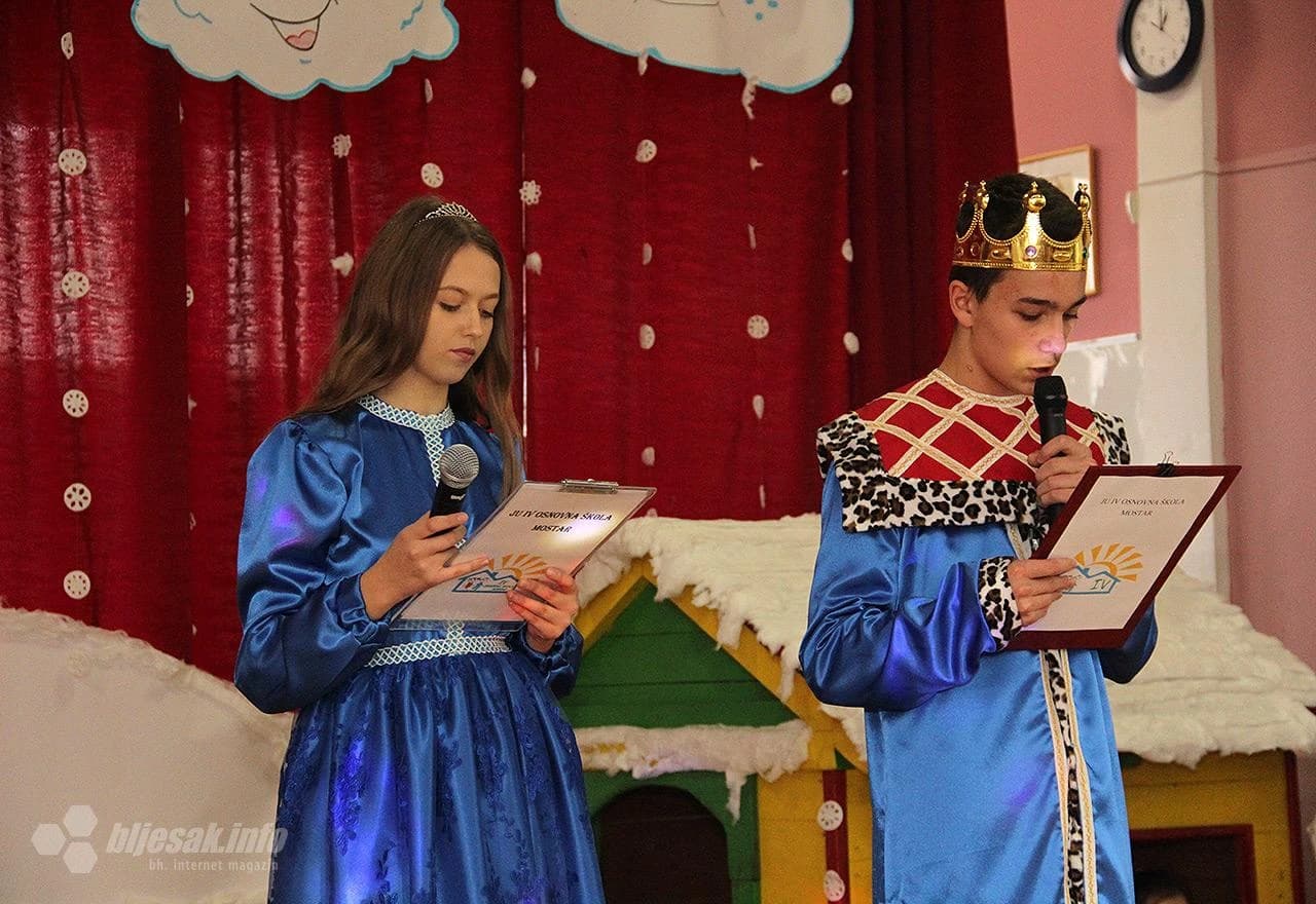 Detalj sa zimskog bazara u Četvrtoj osnovnoj školi