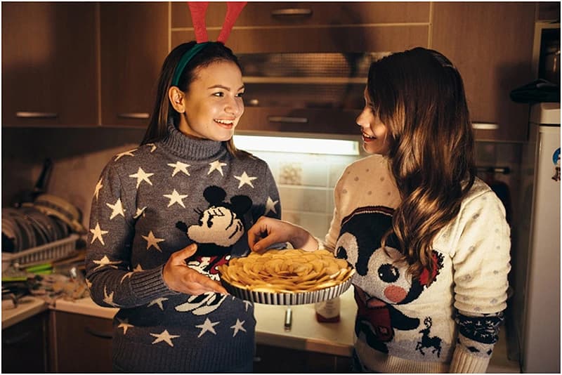 Mlada i talentirana Sarah Rasnek, koja je velika ljubiteljica gastronomije i kulinarstva bila je glavna kuharica u Teinoj kuhinji