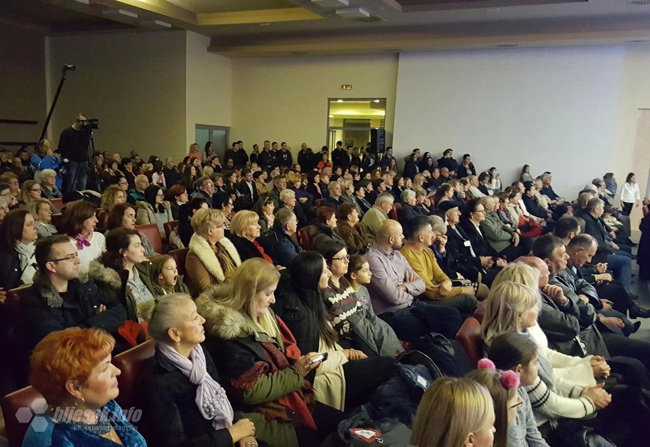 Publika je uživala u Božićnom koncertu
