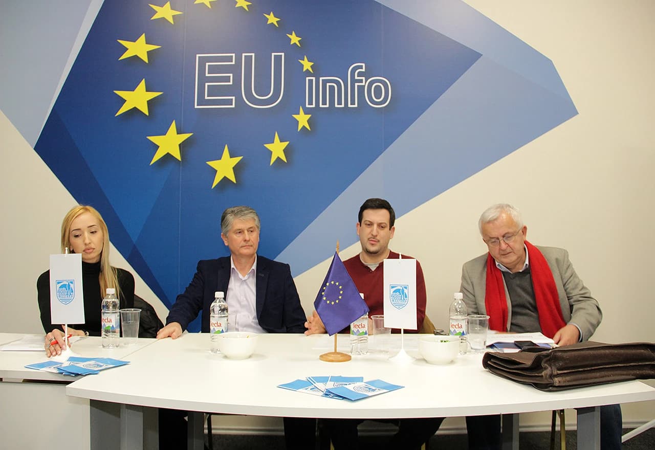 Foto: Bljesak.info /Pitanje priključenja EU je od ključne važnosti za mlade