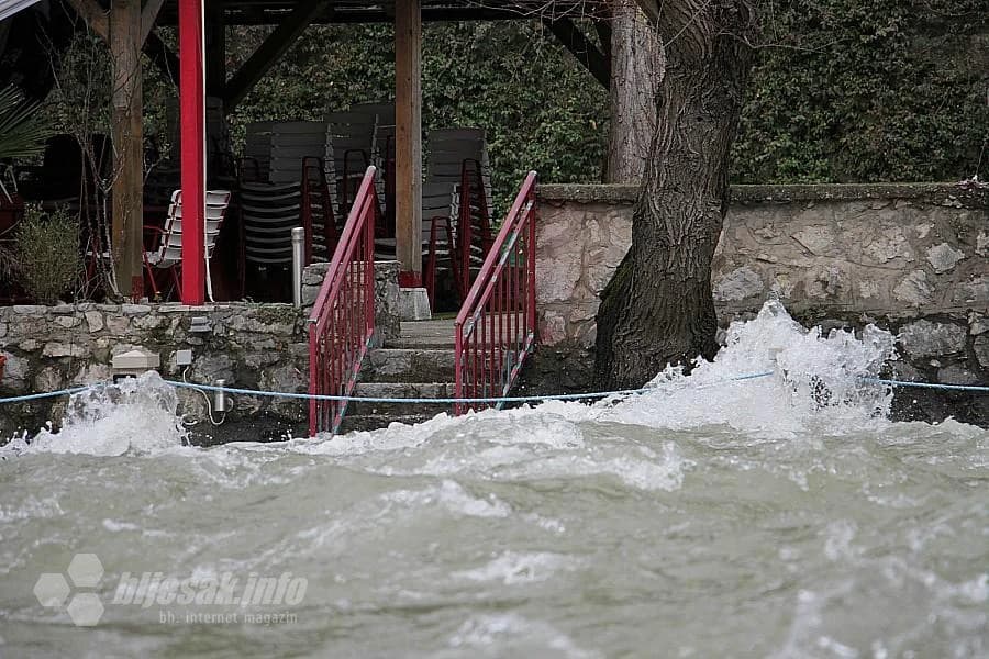  Vodostaj rijeke je u 11 sati iznosio 294 cm
