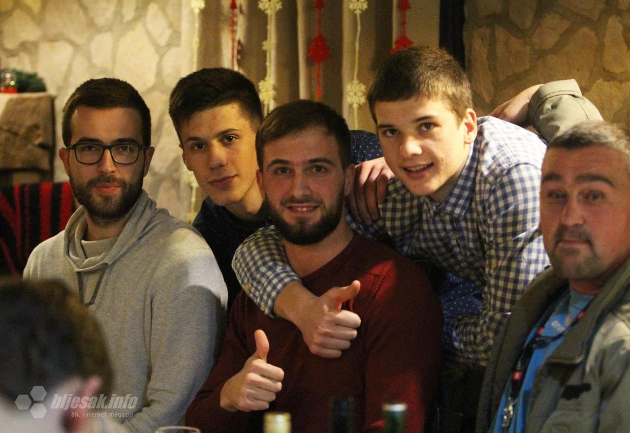 Akademci na druženju povodom uspješnog nastupa u jesenskom dijelu sezone