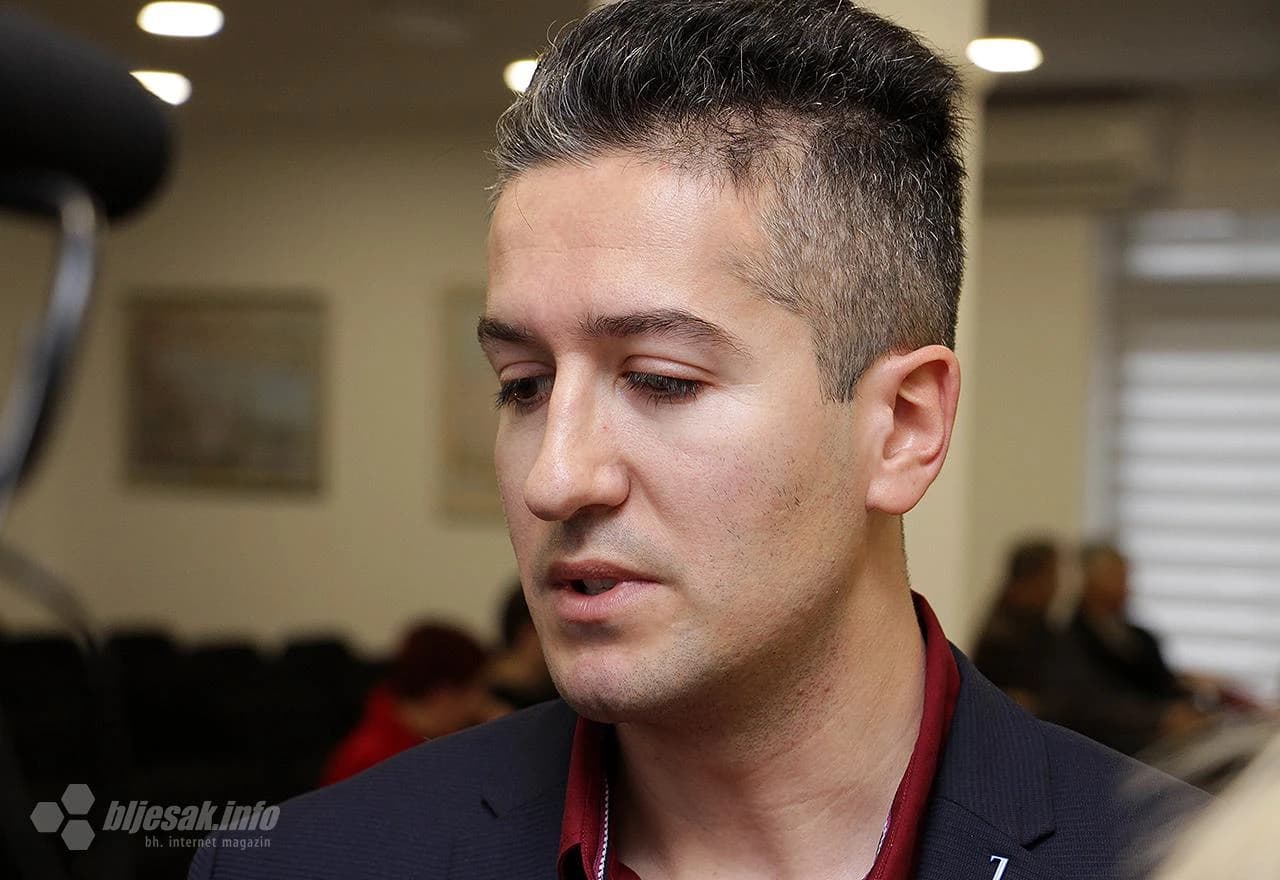 Magistar povijesti Alen Zečević 