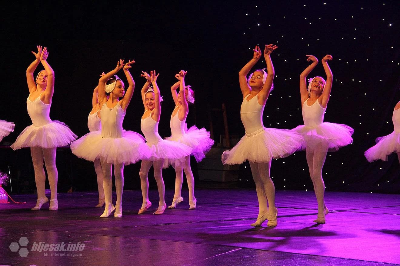 Jedna od koreografija na koncertu baleta Arabesque