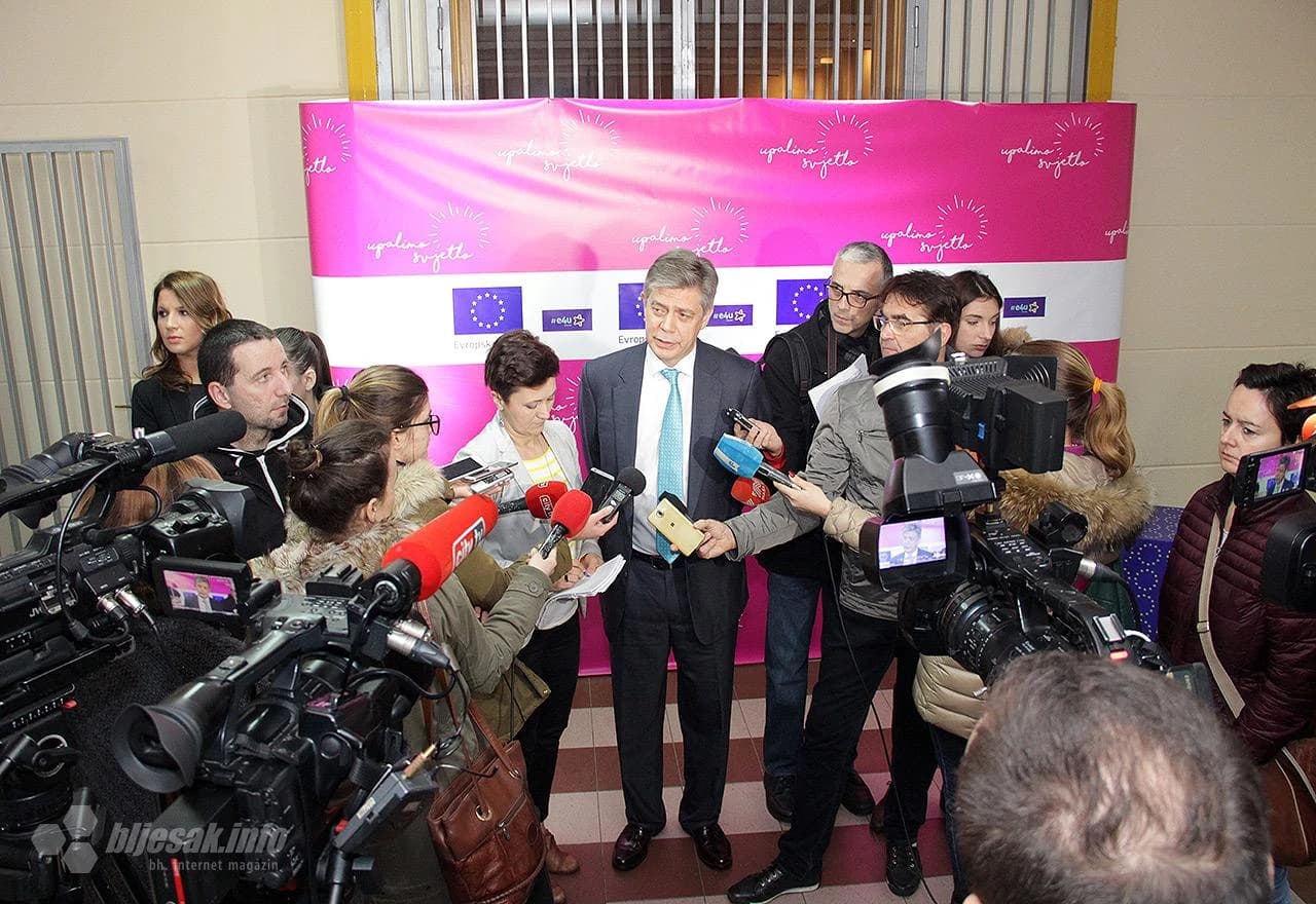 Lars Gunnar Wigemark prilikom davanja izjave medijima