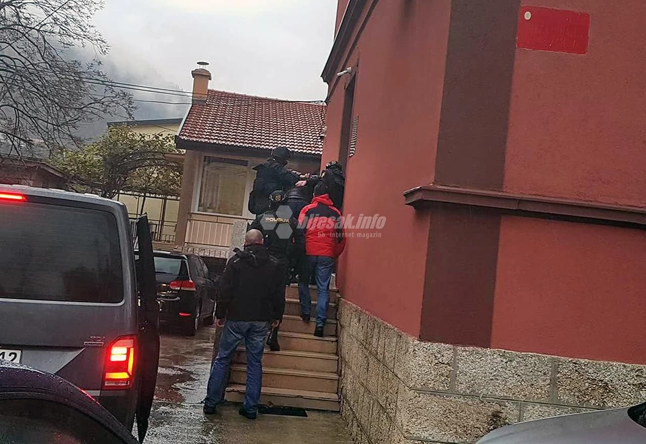 Privođenje osumnjičenih u Mostaru