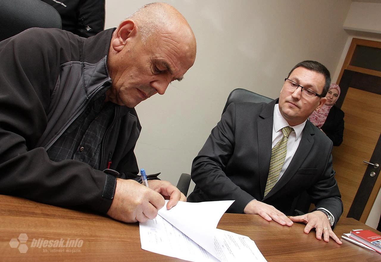 Potpisivanje ugovora 