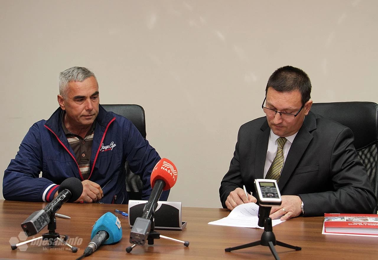 Potpisivanje ugovora 