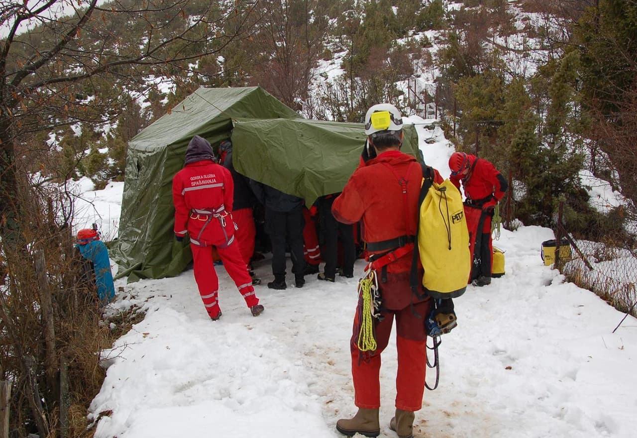 GSS Sarajevo - vježba spašavanja iz jame