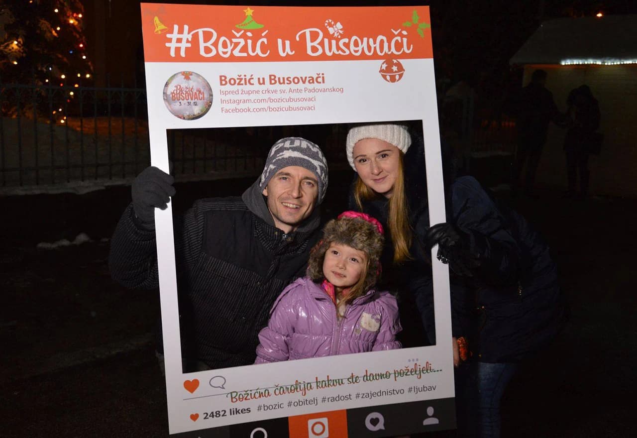 Božić u Busovači održava se ispred crkve sv. Ante Padovanskog