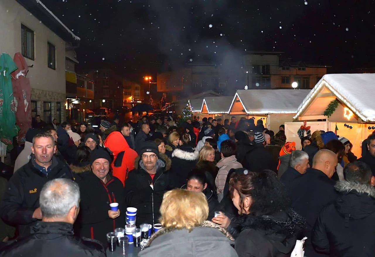 Božić u Busovači održava se ispred crkve sv. Ante Padovanskog