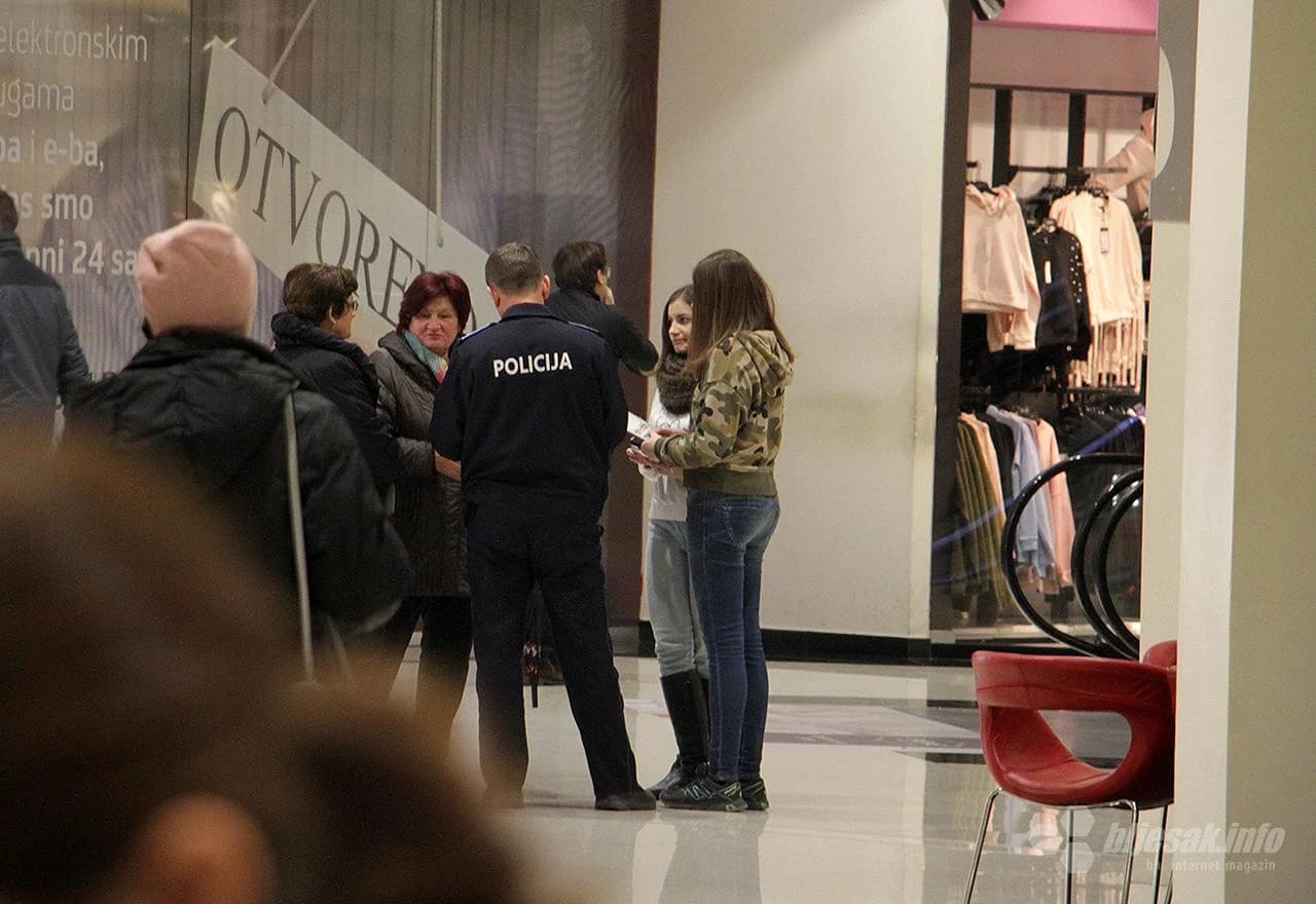 Kampanja „ Borba protiv korupcije“ i „ Dani otvorenih vrata“ je održana povodom obilježavanja međunarodnog dana borbe protiv korupcije (9. prosinca).  