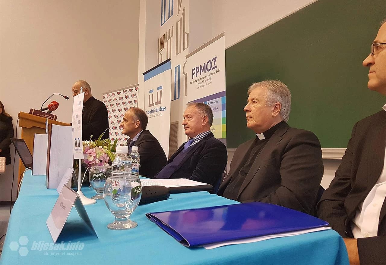 Leksikon daje panoramski pregled sveukupne odgojno-obrazovne problematike, ali i ukazuje na moguća rješenja i najbolja dostignuća u praksi