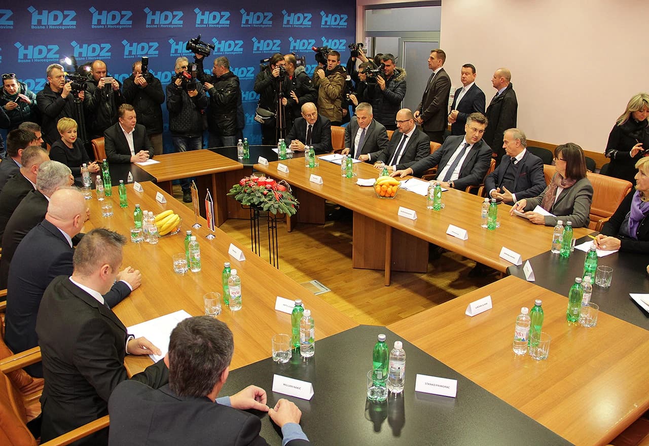 Hrvatski premijer Andrej Plenković  na sastanku u HDZ-u