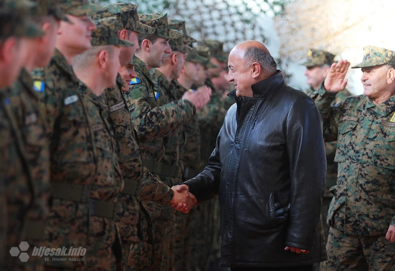 Pripadnici Oružanih snaga BiH ispraćeni u misiju u Afganistan iz Čapljinske vojarne