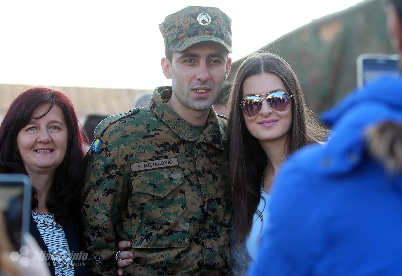 Pripadnici Oružanih snaga BiH ispraćeni u misiju u Afganistan iz Čapljinske vojarne