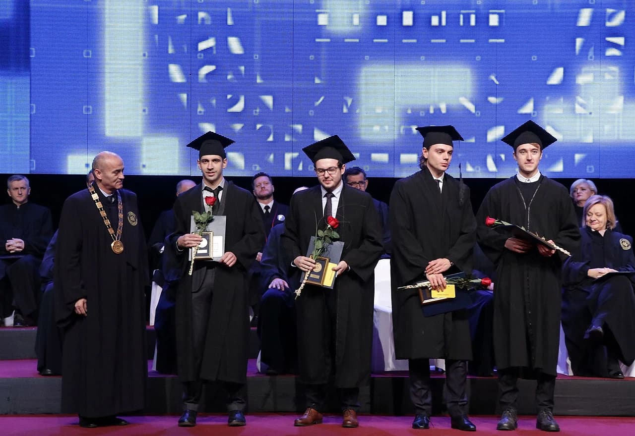 Promocija 5.578 diplomanata i magistranata Univerziteta u Sarajevu