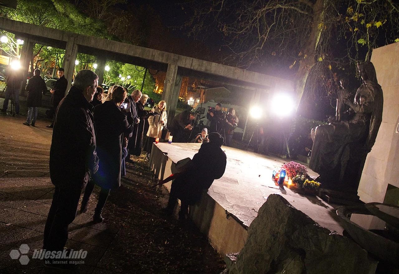 Paljenje svijeća i molitva za šestoricu nekadašnjih dužnosnika Herceg Bosne.