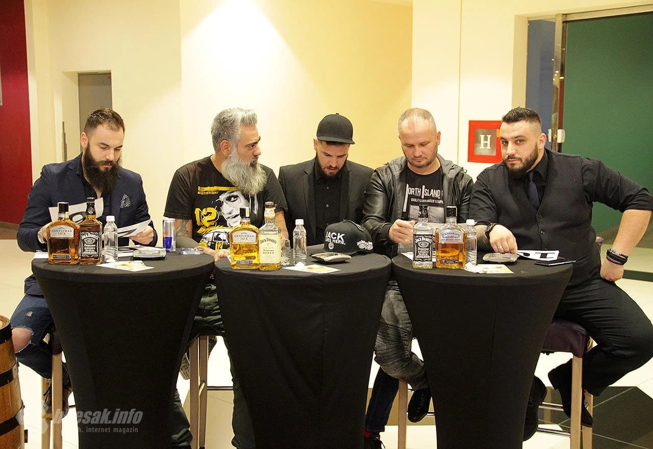 S manifestacije Čudna brada od Mostara grada