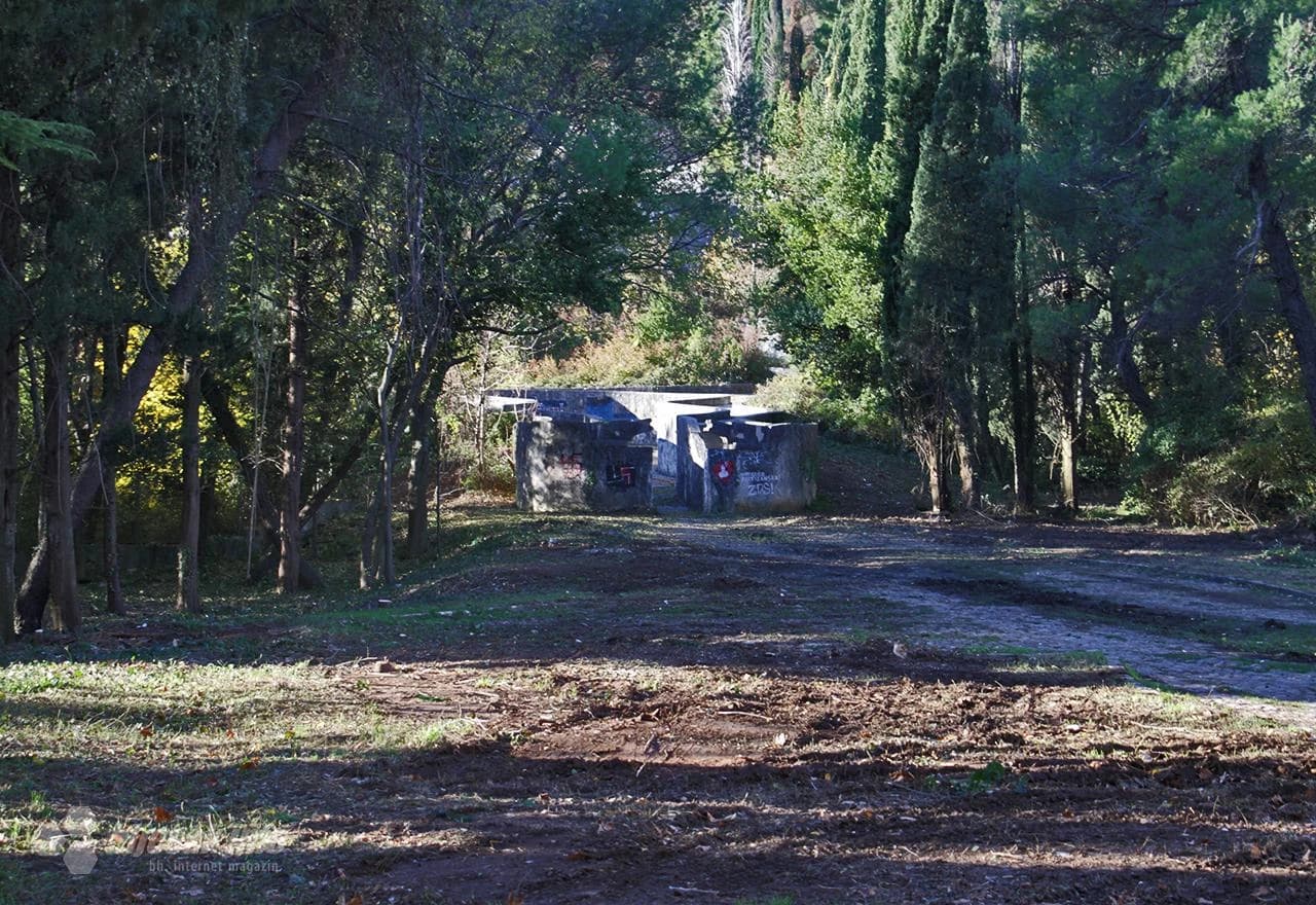 Partizansko spomen groblje u Mostaru