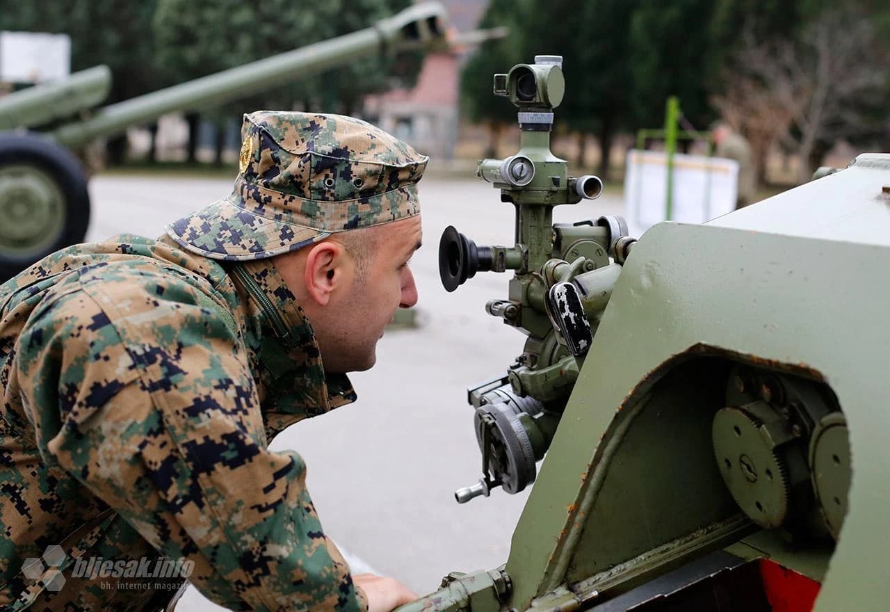 Dan Oružanih snaga BiH obilježen u vojarni Miralem Jugo u Livču