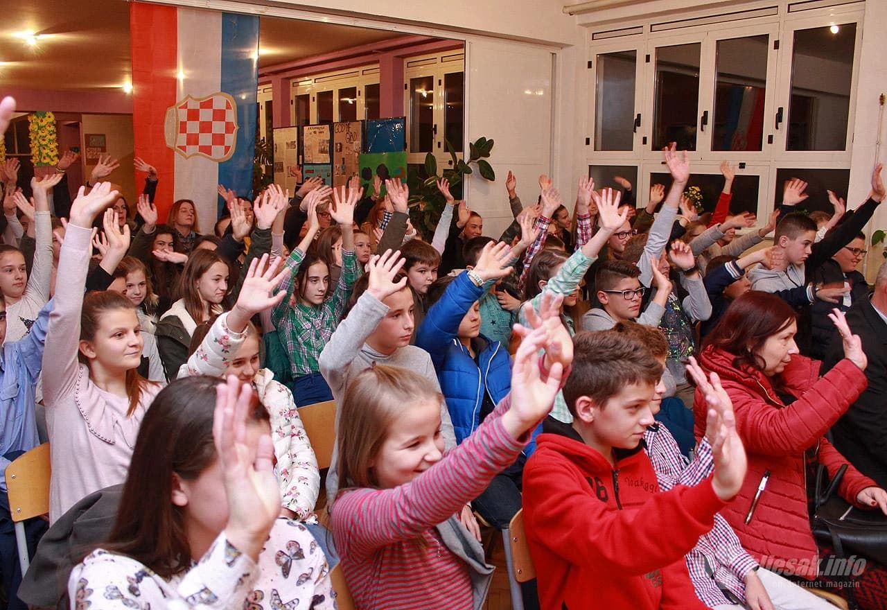 Videolinkom se povezale škole u Širokom Brijegu, Chicagu i Vukovaru