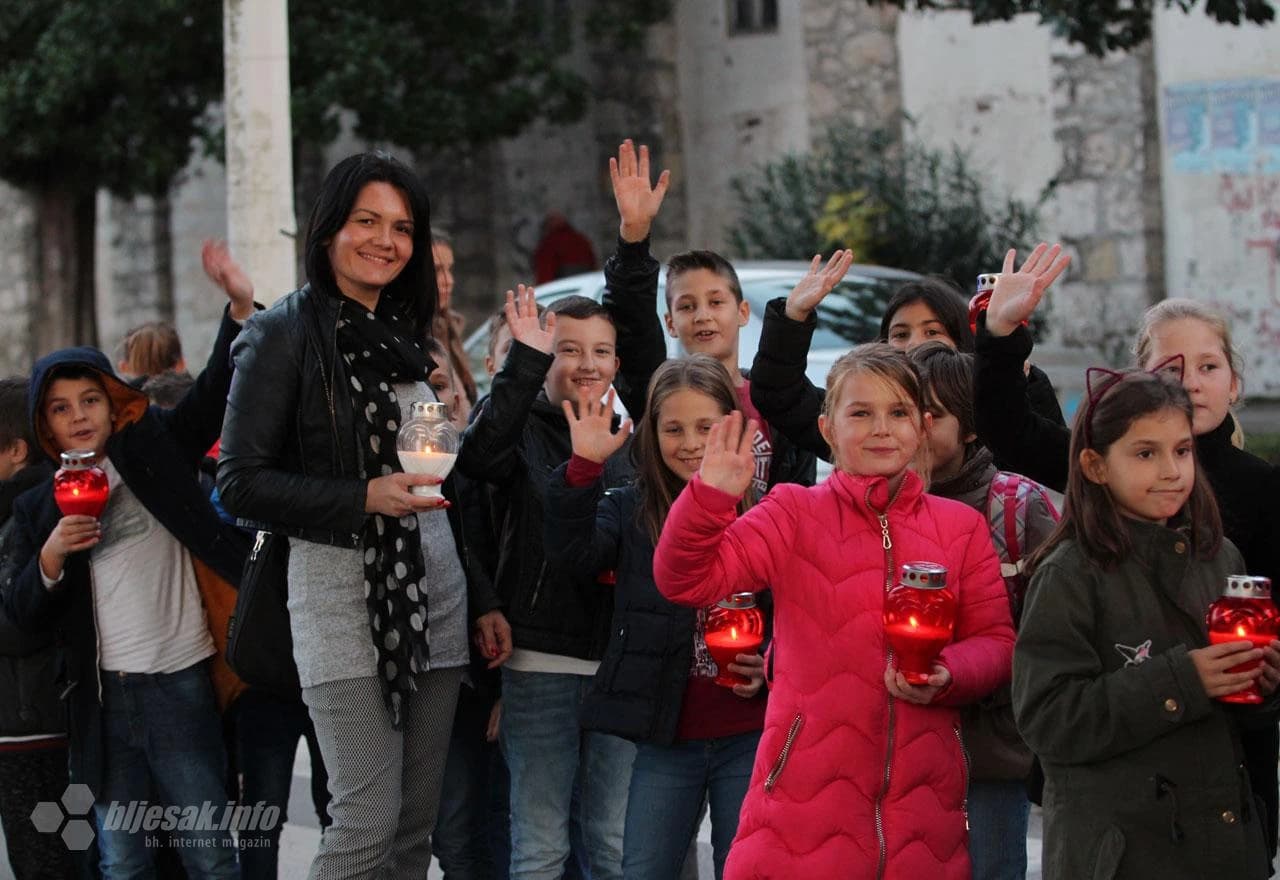 Čapljinci mimohodom i paljenjem svijeća odali počast žrtvama Vukovara
