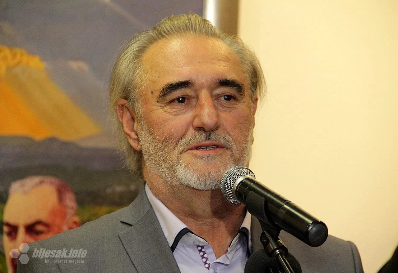 Autor izložbe Marin Topić