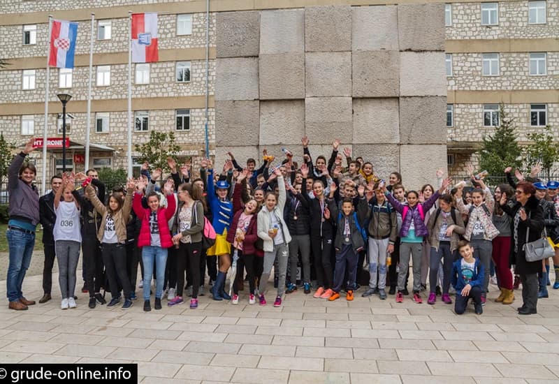 Ulična utrka učenika osnovnih i srednjih škola 