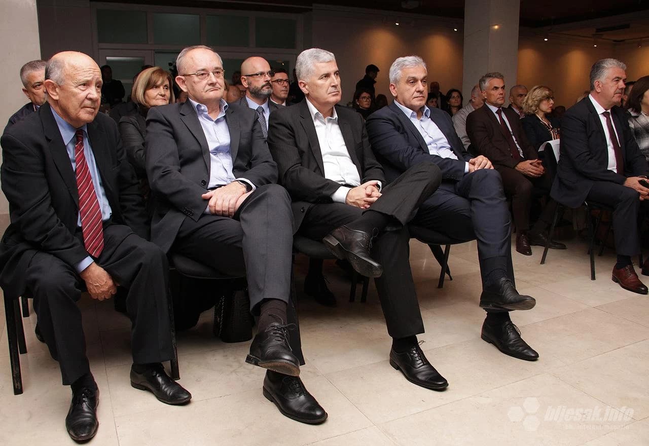 Predsjedavajući Predsjedništva BiH Dragan Čović nazočio je večerašnjoj promociji knjige  