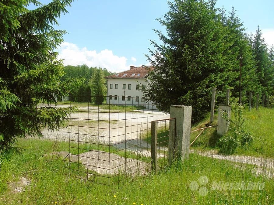 Vojarna izgrađena nakon rata je prazna